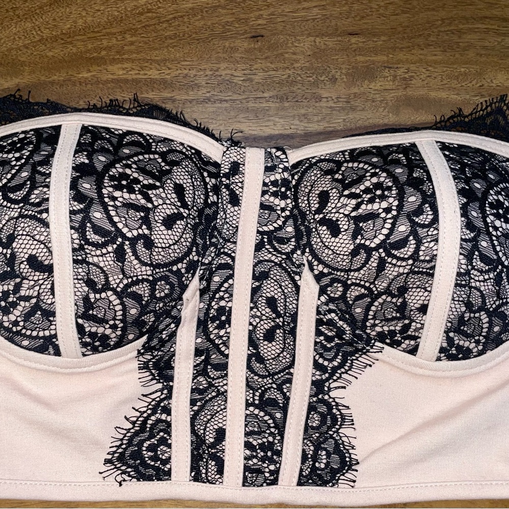 Elegant Lace Strapless Bralette Black and Cream